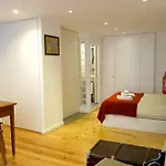Apartment Cozy In Mouraria With Ac *